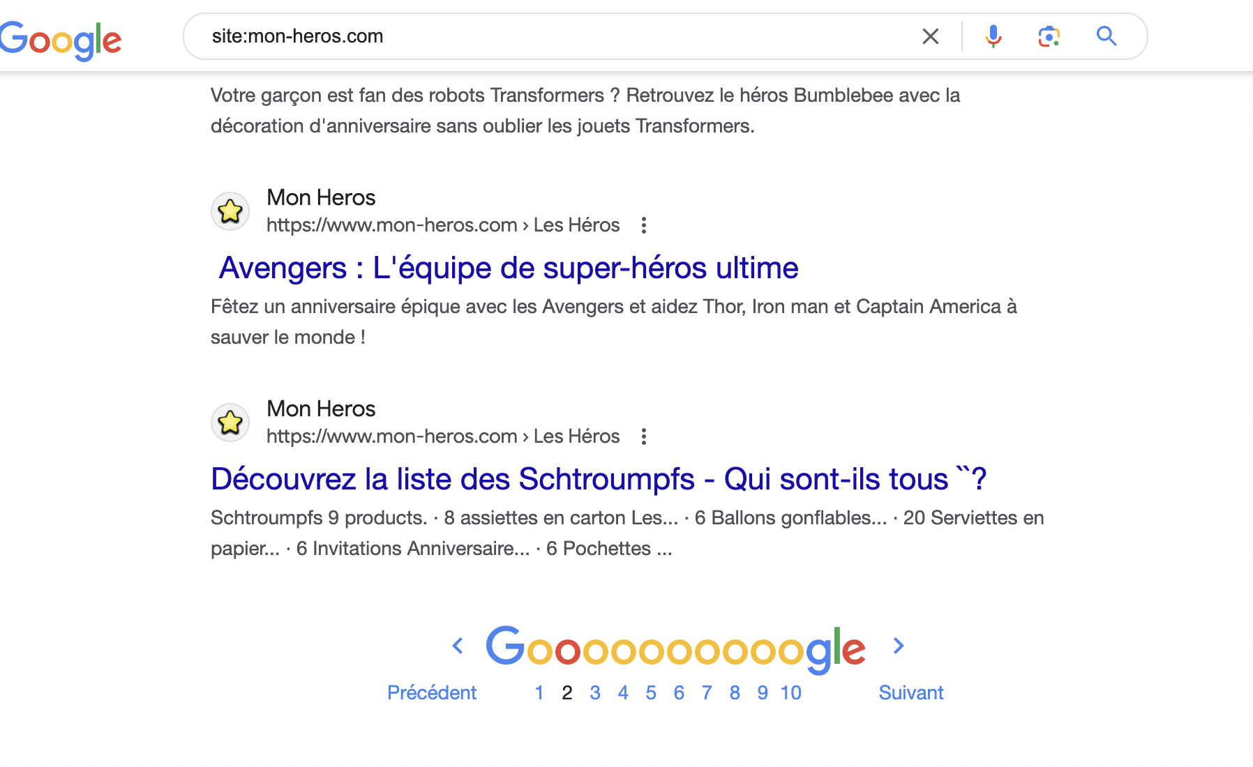 Quels sont les résultats fournis par la requête site:URL sur Google ?